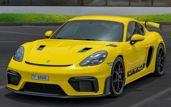 Porsche GT4 RS